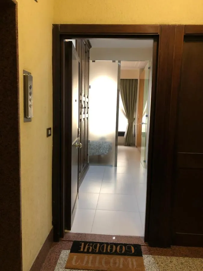 Visconti Apartment. Roma 0*,